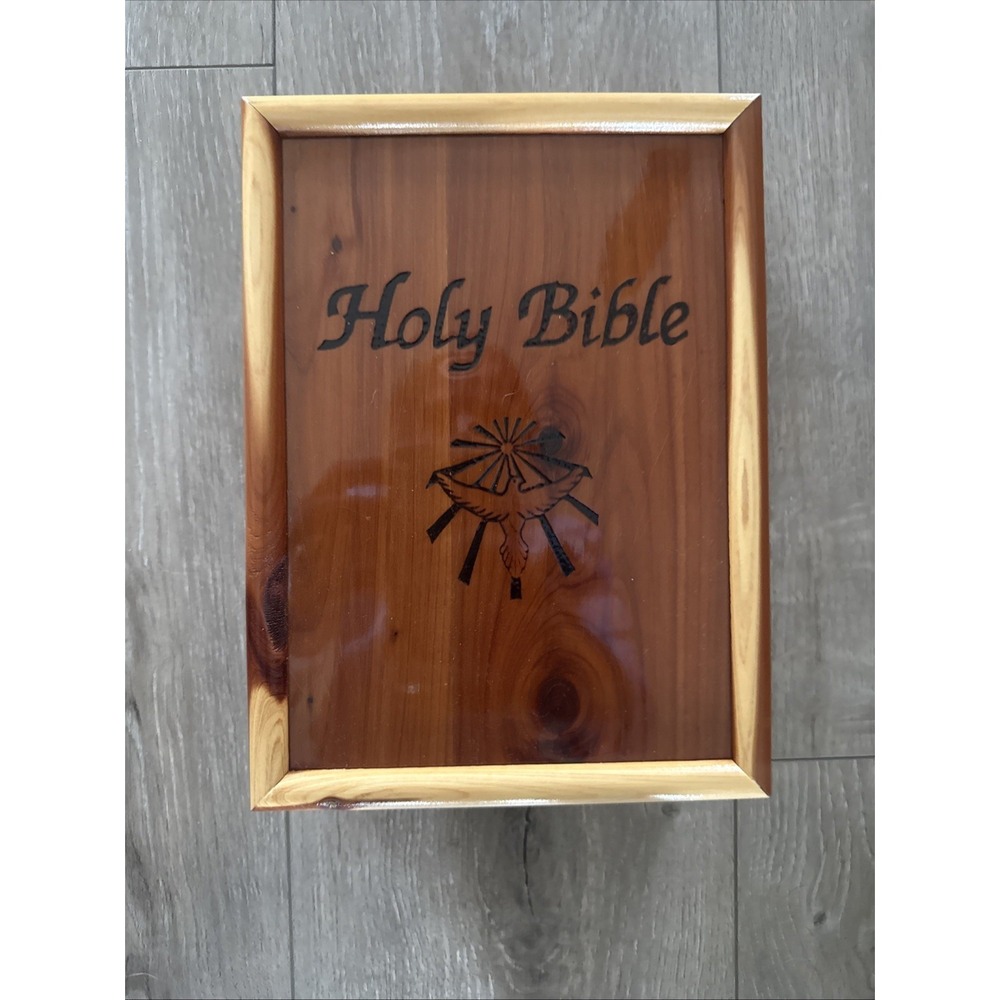 HOLY BIBLE King James Version KJV Dove of Peace White w/ Cedar Wood Box Case NEW